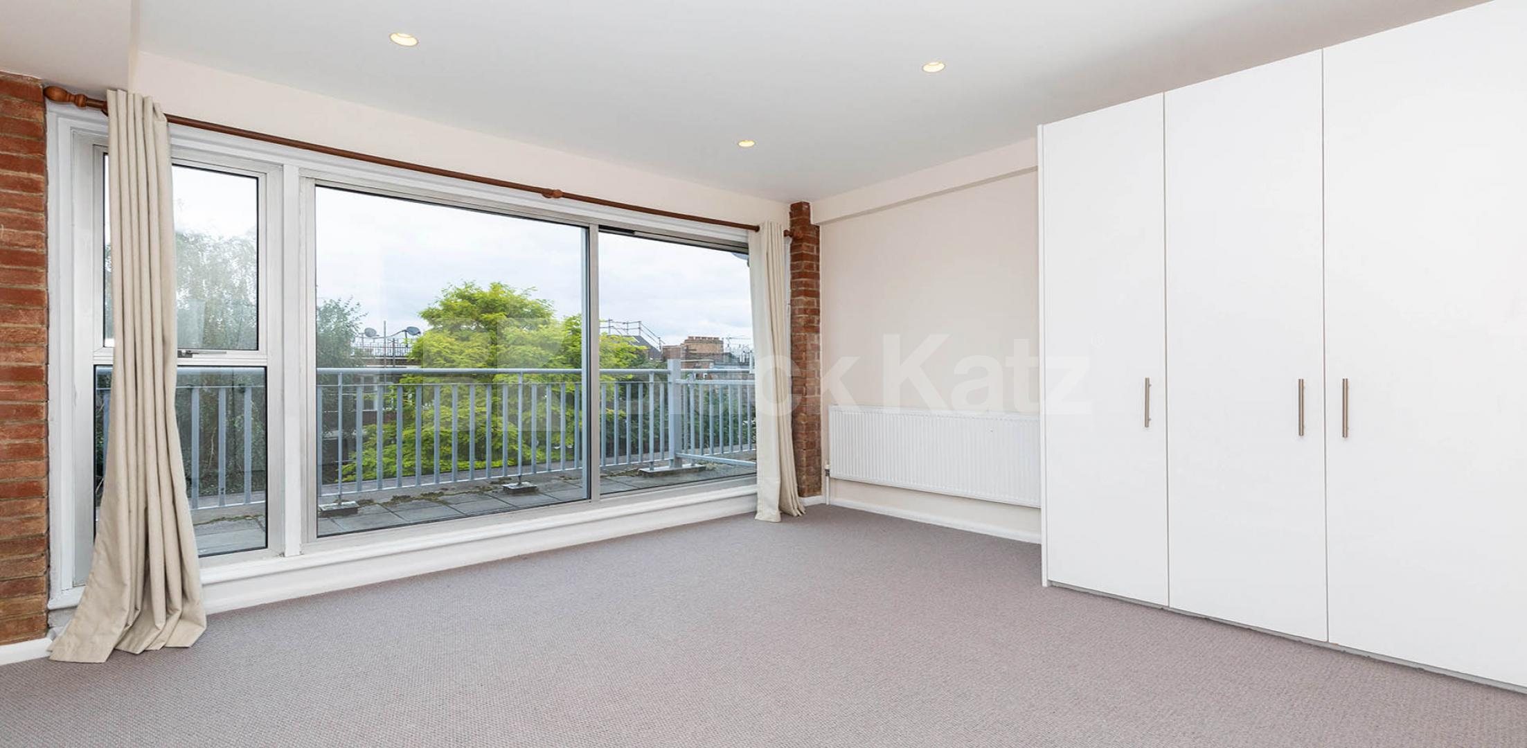 			NEWLY RENOVATED 2 BED, 2 Bedroom, 1 bath, 1 reception Apartment			 GROVE HOUSE-TUDOR ROAD, HACKNEY-BETHNAL GREEN-LONDON FIELDS